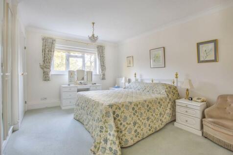 9 Snells Wood Cou...