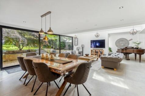 Kitchen Family Ro...
