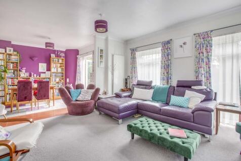 23 Highmoor, HP7 ...