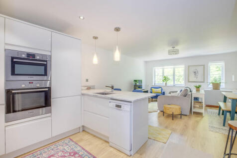 Kitchen thru Livi...