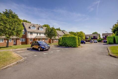 16 Derwent Close,...