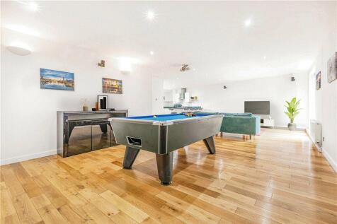 Reception/Kitchen