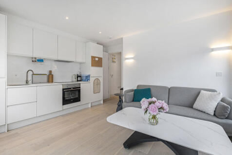 Reception/Kitchen
