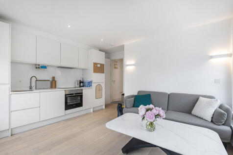 Reception/Kitchen