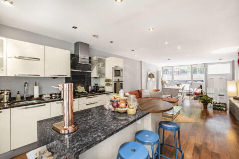 Reception/Kitchen