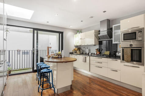 Reception/Kitchen