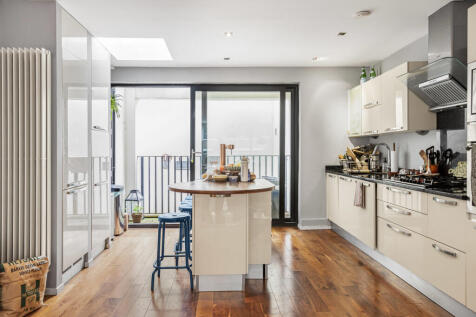 Reception/Kitchen
