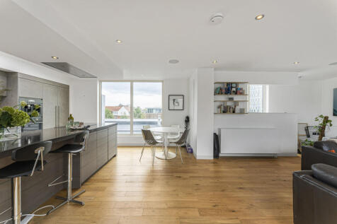 Reception/Kitchen
