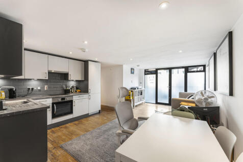 Kitchen/Reception