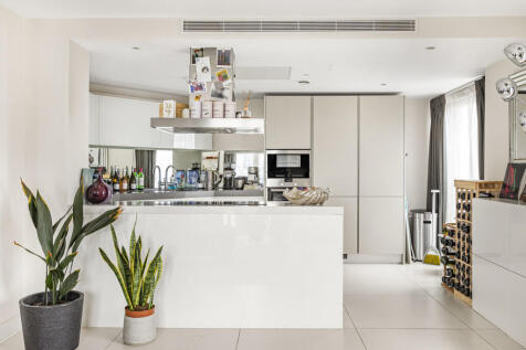 Reception/Kitchen