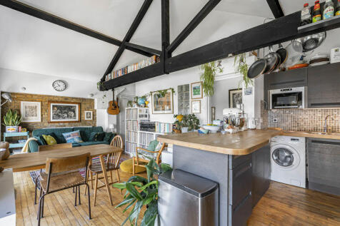 Reception/Kitchen