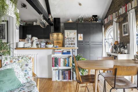 Reception/Kitchen