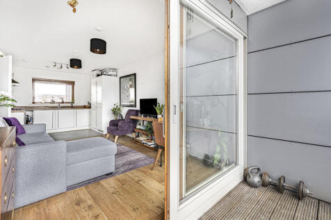 Reception/Kitchen