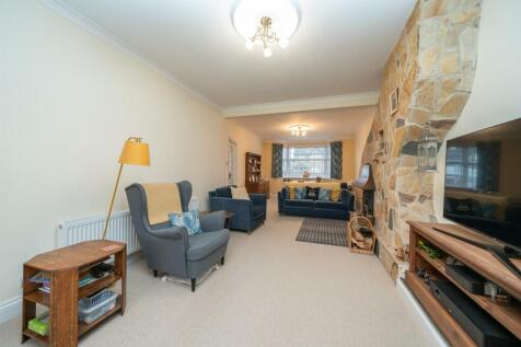 Through Lounge/Dining Room