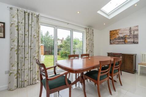 Extended rear dining room