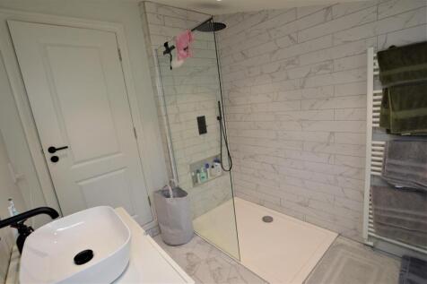 Modern bathroom