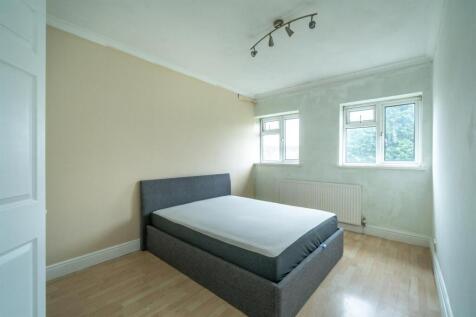 137-Grove-Crescent-1010.jpg