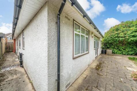 98-Kenilworth-Drive-3.jpg