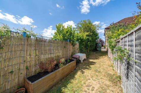 Front &amp; Rear gardens