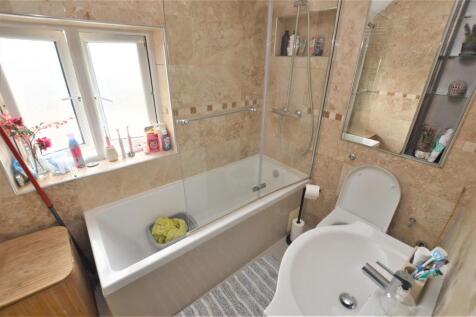 Bath/Shower Rooms