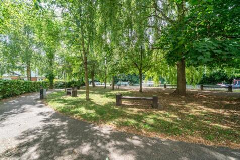 22-Basildon-Close-9650.jpg
