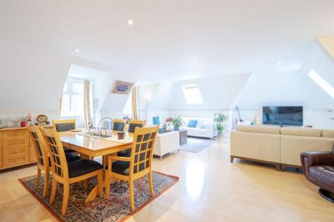 Living Room / Dining Room