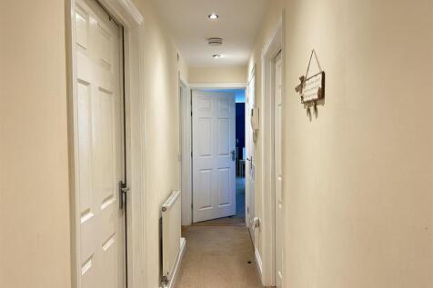 Hallway.JPG