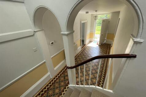 Hallway (2).JPG