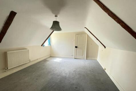 Bed 4 Attic (1).JPG