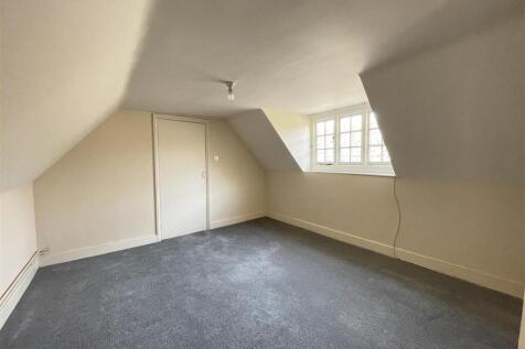 Bed 5 Attic (1).JPG