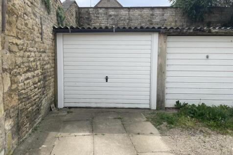 Garage (1).JPG