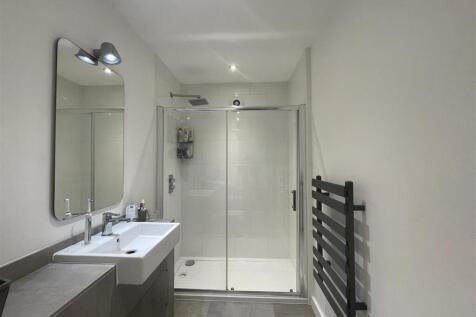 Bathroom.JPG