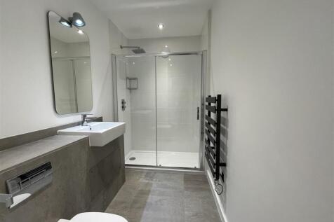 Bathroom.JPG