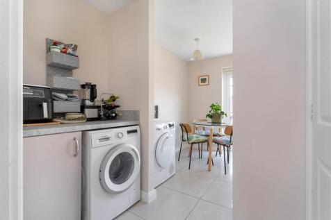 DOWNSTAIRS WC & UTILITY ROOM
