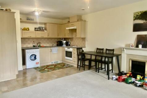 Living Room / Kitchen