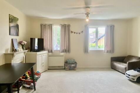 Living Room / Kitchen