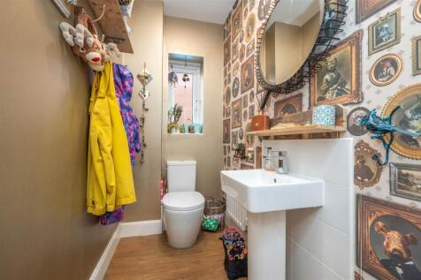 Cloakroom/WC