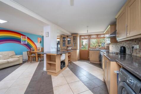Open Plan/Kitchen/Dining/Family Room