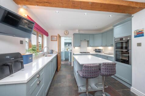 Breakfast Kitchen/Family Room