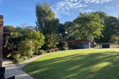 Rear Garden (Vendor Photo)