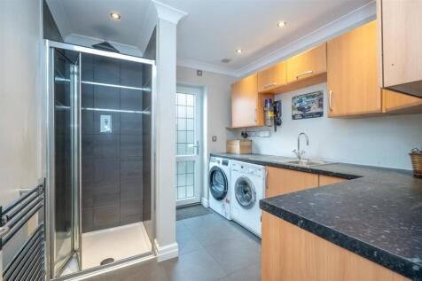 Utility/Shower Room