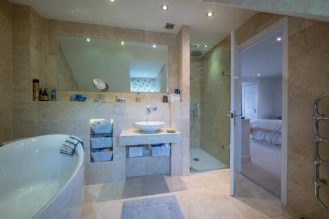 Principle Bedroom En-Suite