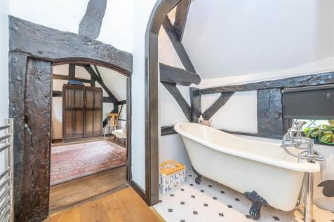 &#39;Jack &amp; Jill&#39; Bathroom