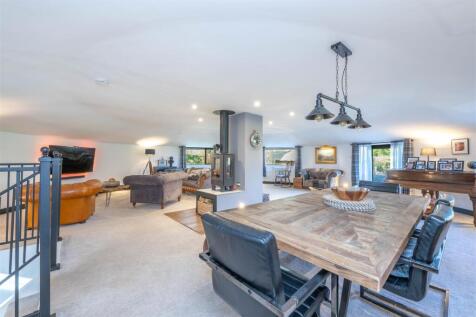 Main Living Space (FIRST FLOOR)