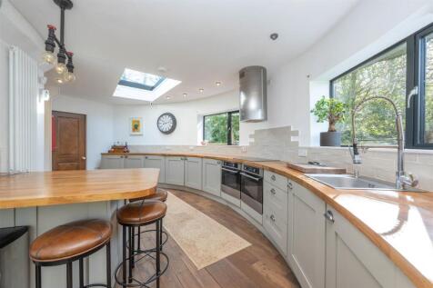 Kitchen (GROUND FLOOR)
