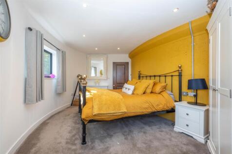 Bedroom (GROUND FLOOR)