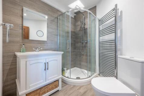 En-Suite Shower Room (GROUND FLOOR)