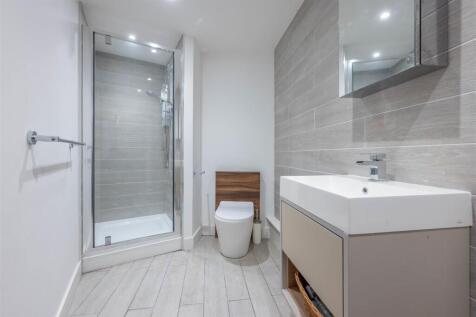 En-Suite Shower Room (LOWER GROUND FLOOR)
