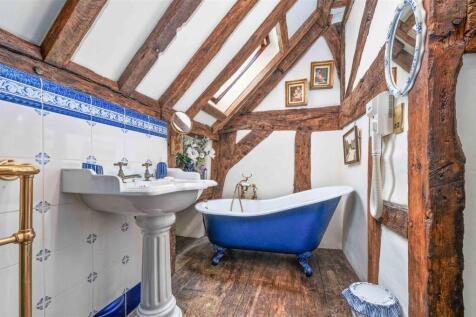 En-Suite Bathroom (Bedroom One Suite)