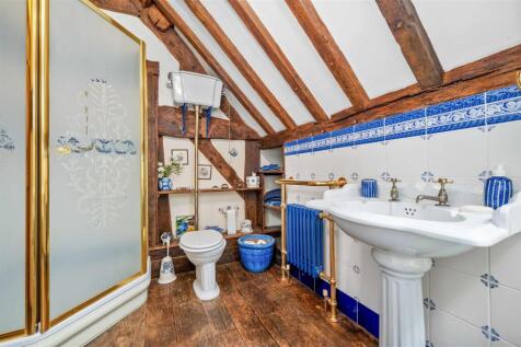 En-Suite Bathroom (Bedroom One Suite)